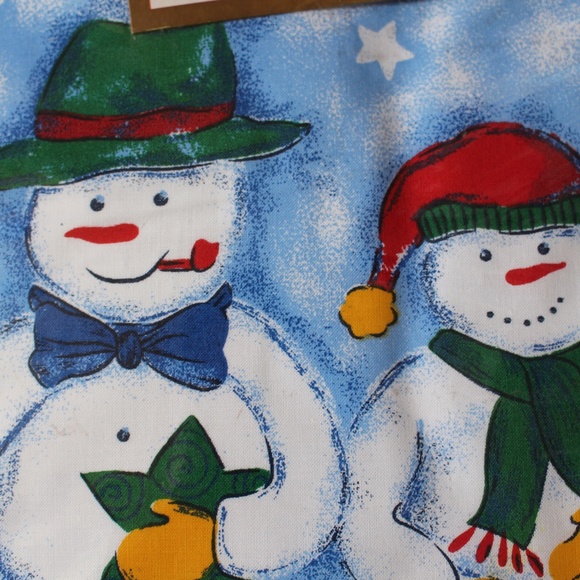 Bardwil Seasons, Snow Buddies Tablecloth - Picture 7 of 7